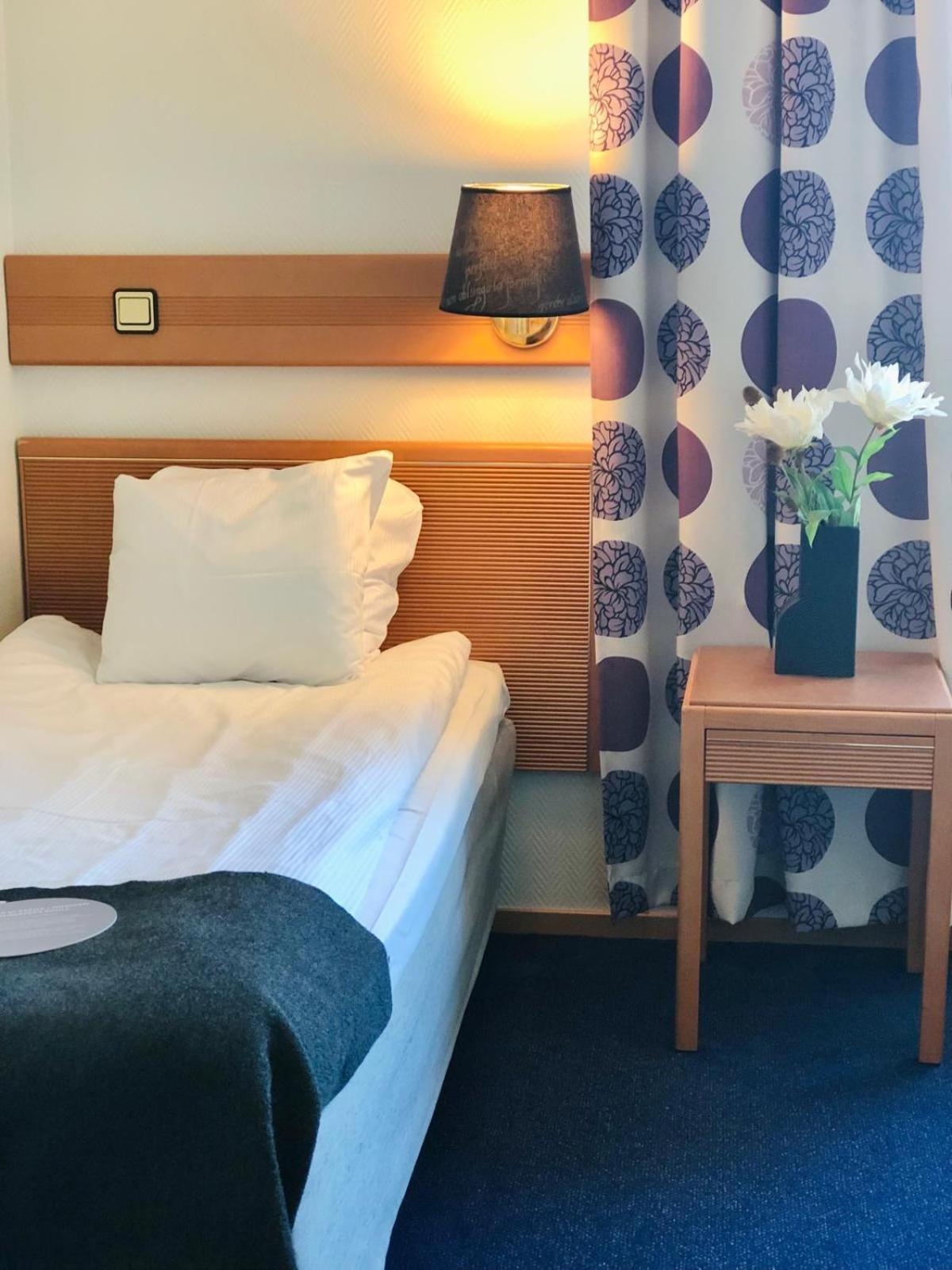 Arena Hotell Vanersborg Bagian luar foto